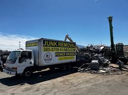 Best Retail Junk Removal  in Garden City, KS